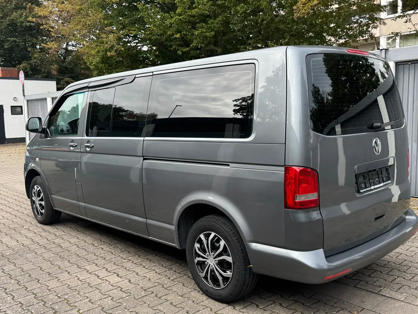 Volkswagen T5 Caravelle Caravelle Lang DSG BMT Comfortline Grau - 2