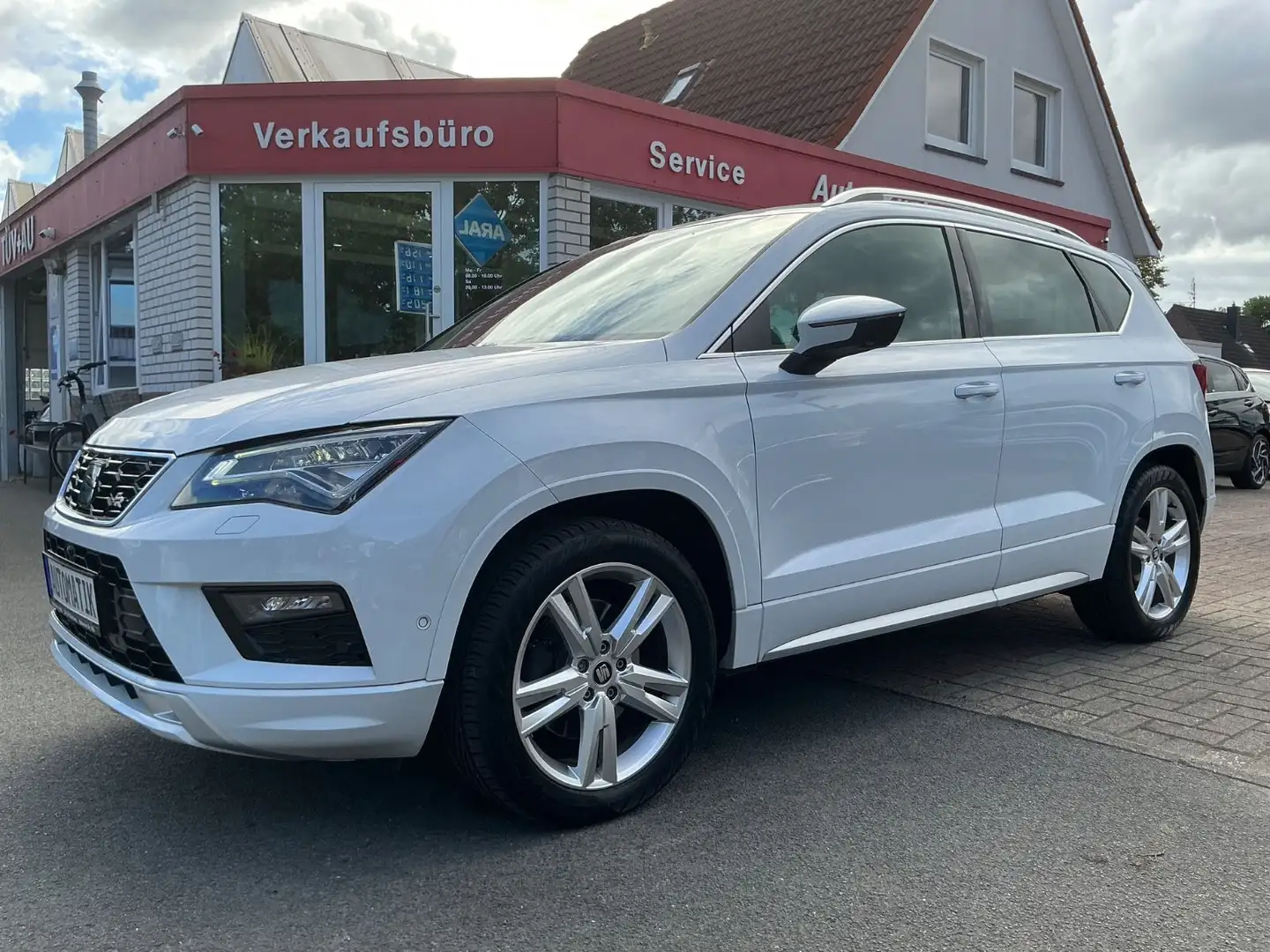 SEAT Ateca FR 4Drive 2.0 TDI SHZ NAVI CarPlay Kamera Weiß - 2