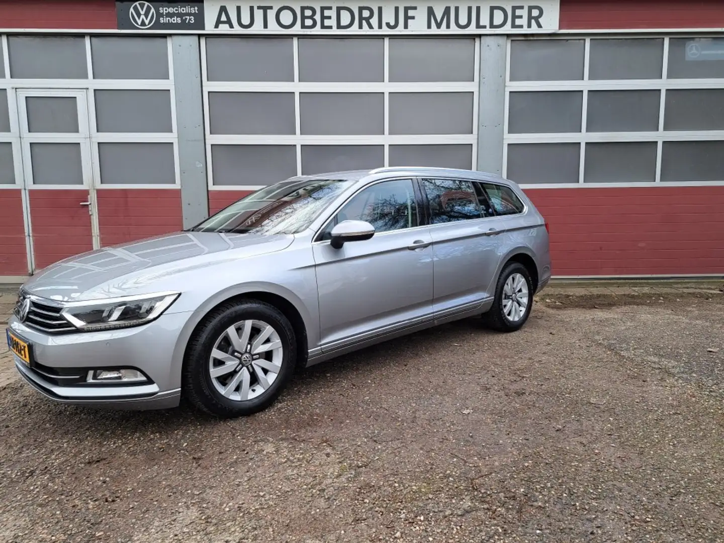 Volkswagen Passat Variant 1.4 TSI 150 Pk Comfortl. Connected S. DSG Grijs - 1