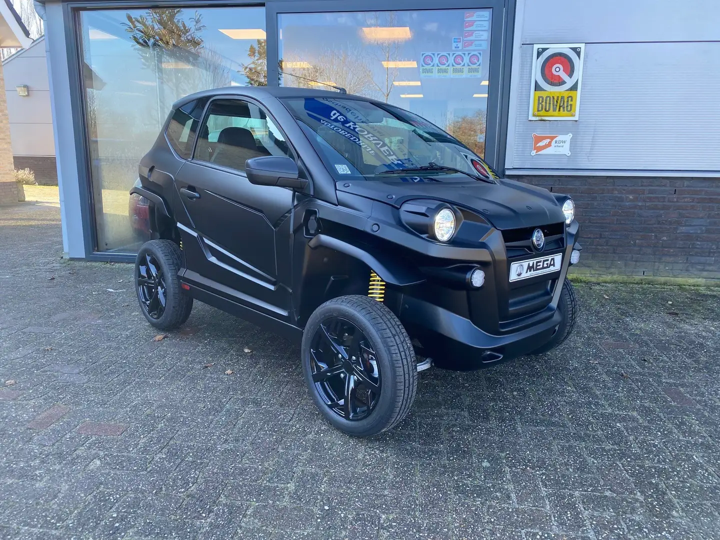 Aixam Mega E-Scouty black edition 2 Jaar Fabrieksgarantie Schwarz - 1