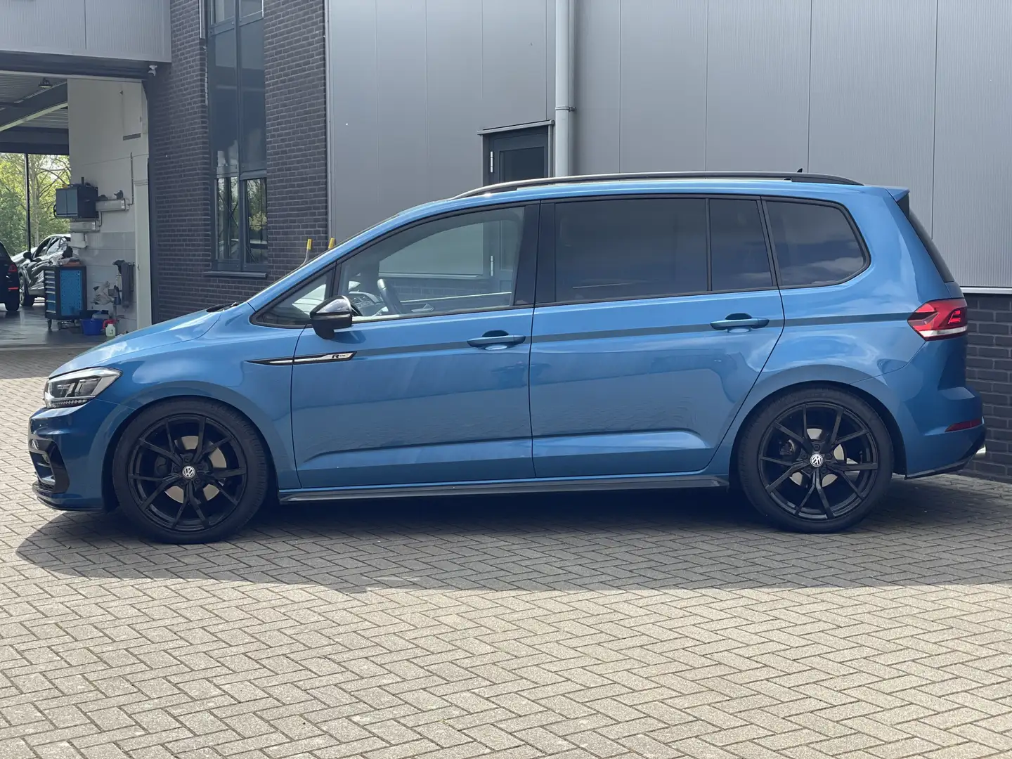 Volkswagen Touran 1.5 TSI HIGHLINE AUTOMAAT DSG 7P LED / PANO / FULL Bleu - 2