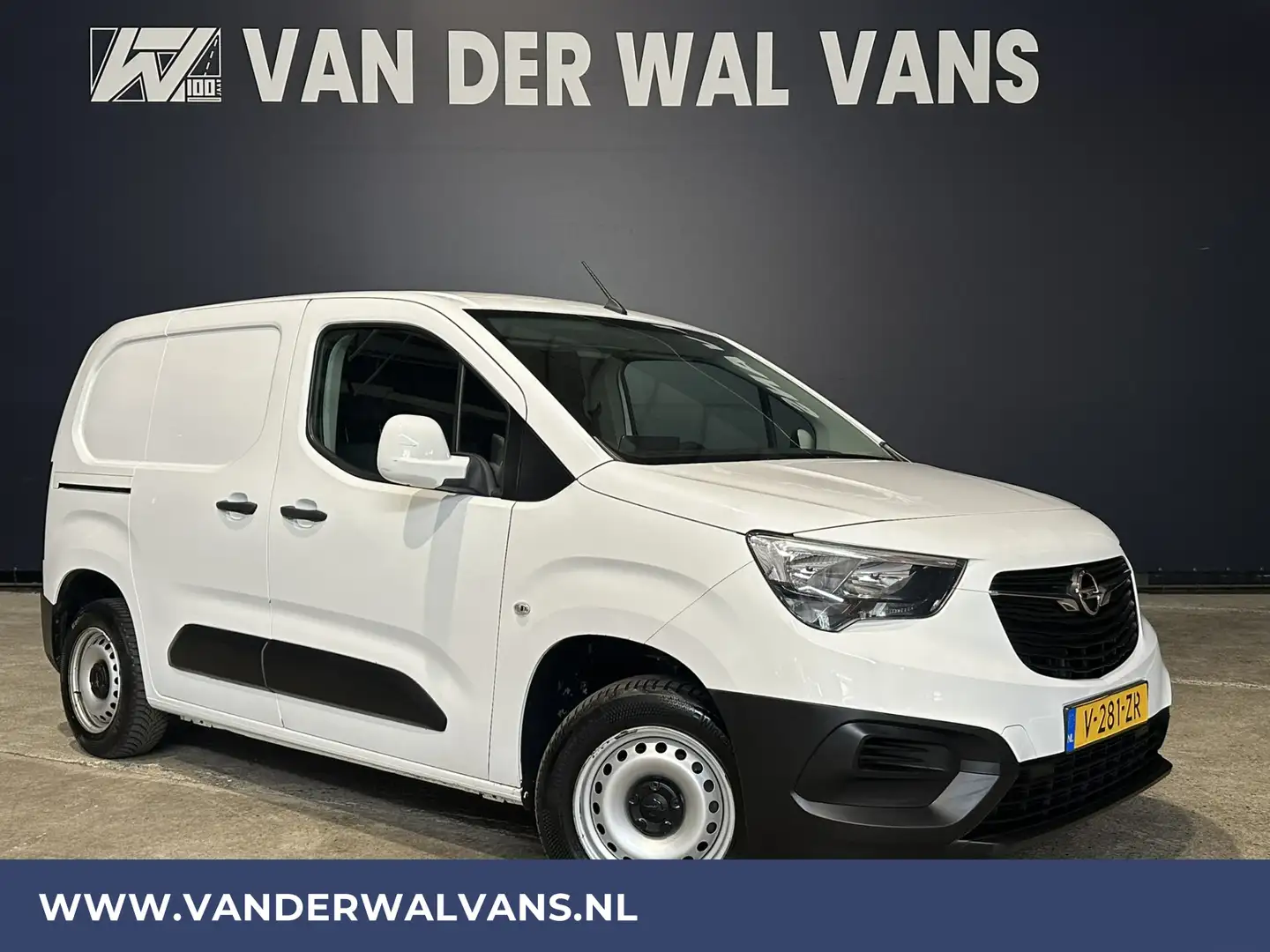 Opel Combo 1.6D 100pk L1H1 Euro6 Airco | 3-Zits | Navigatie | Wit - 1