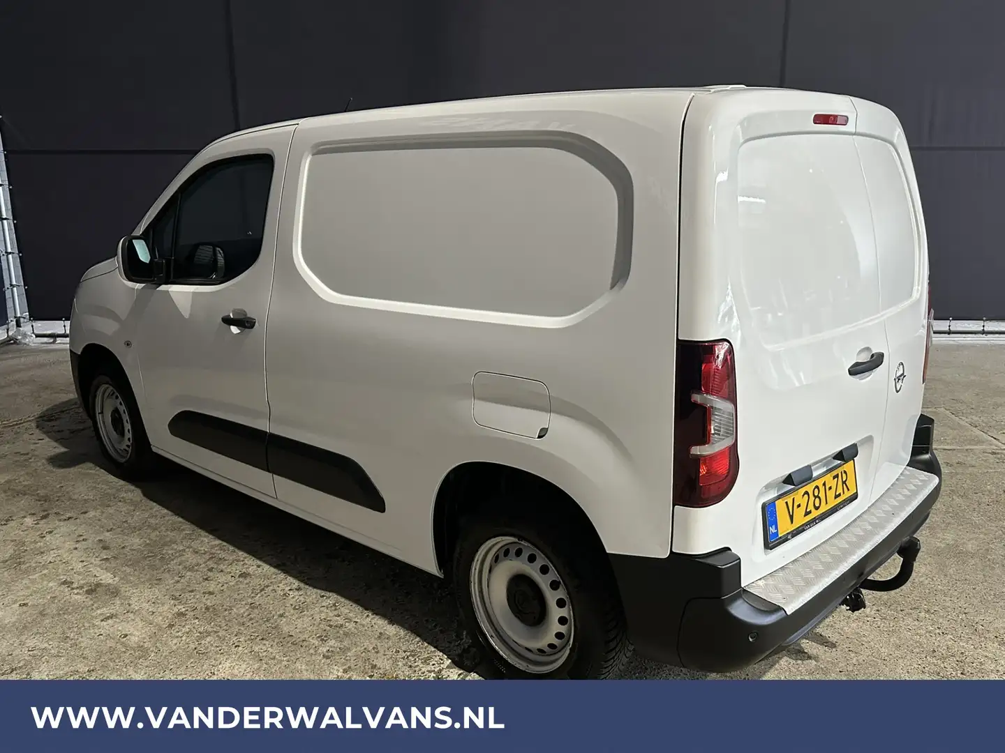 Opel Combo 1.6D 100pk L1H1 Euro6 Airco | 3-Zits | Navigatie | Wit - 2