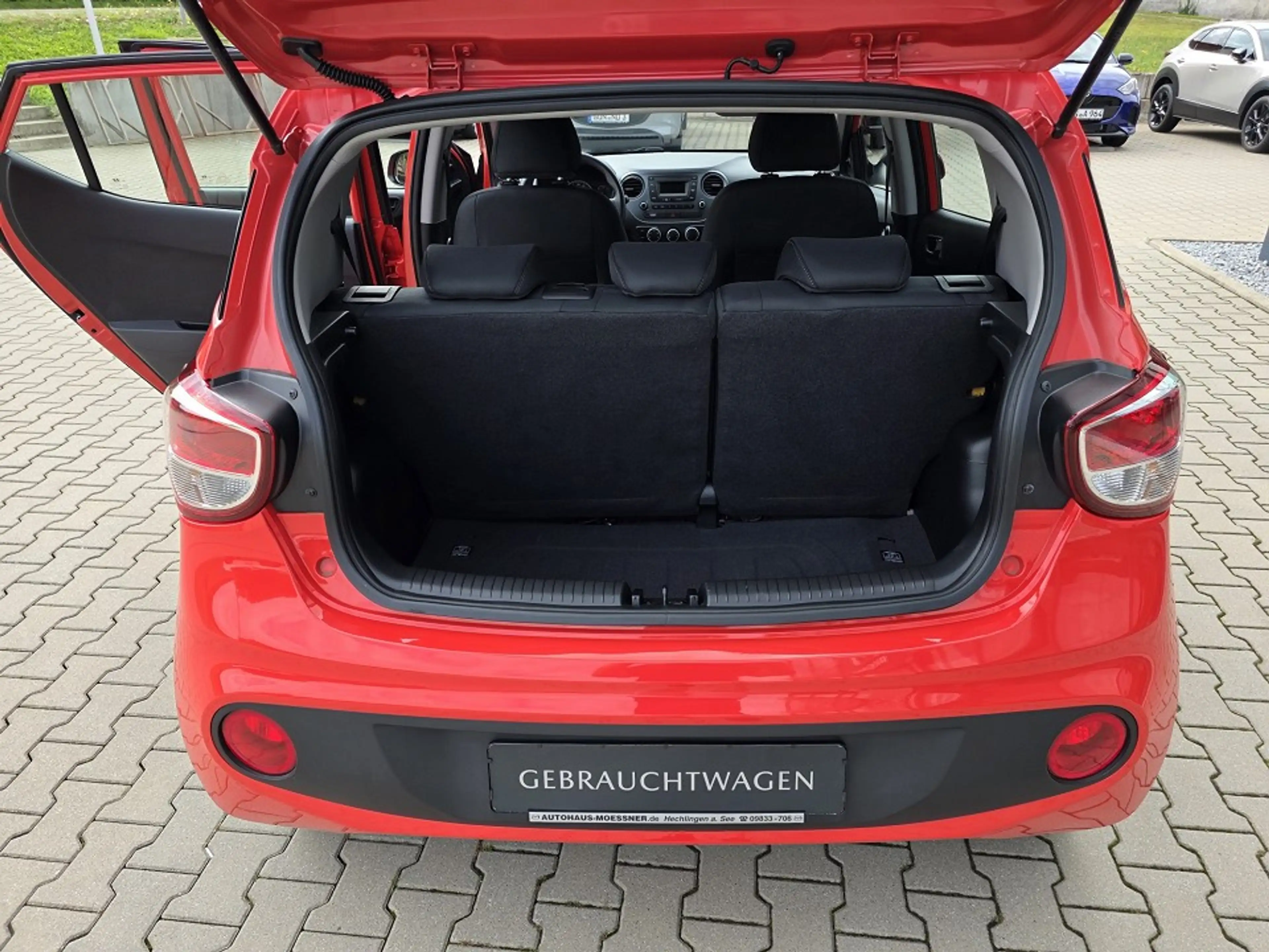Hyundai i10 — photo 9