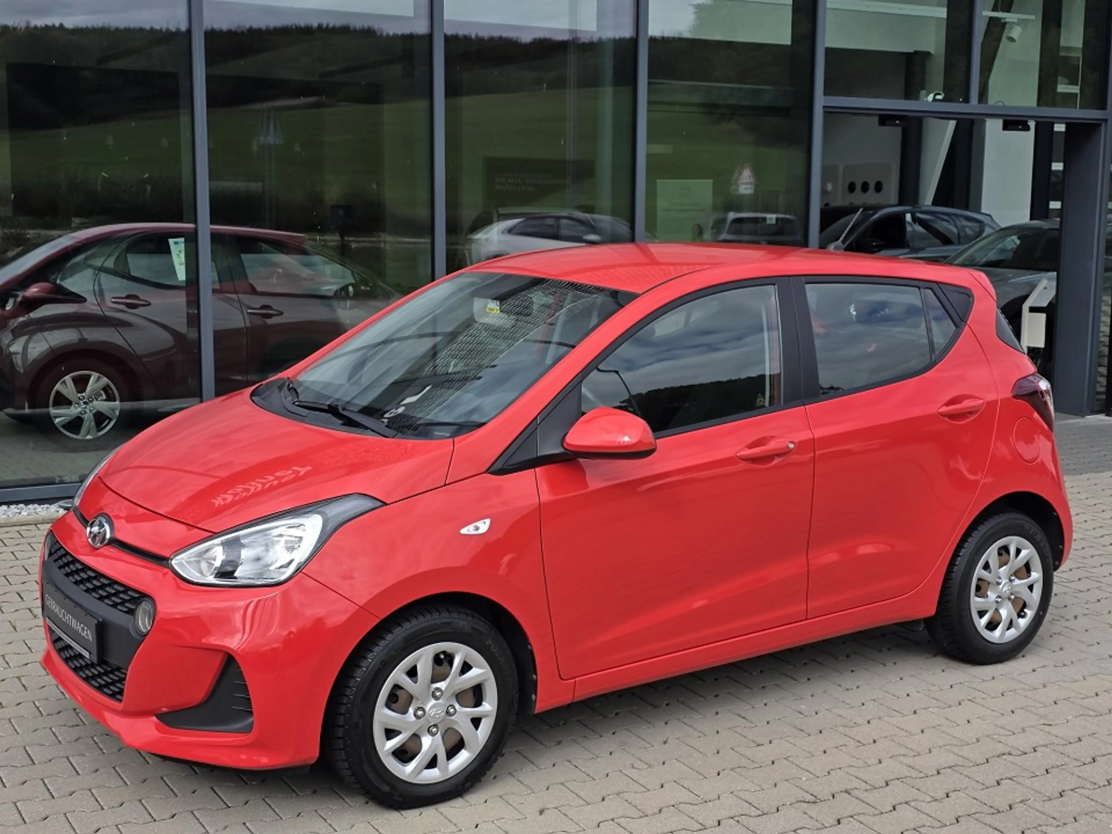 Hyundai i10 — photo 2