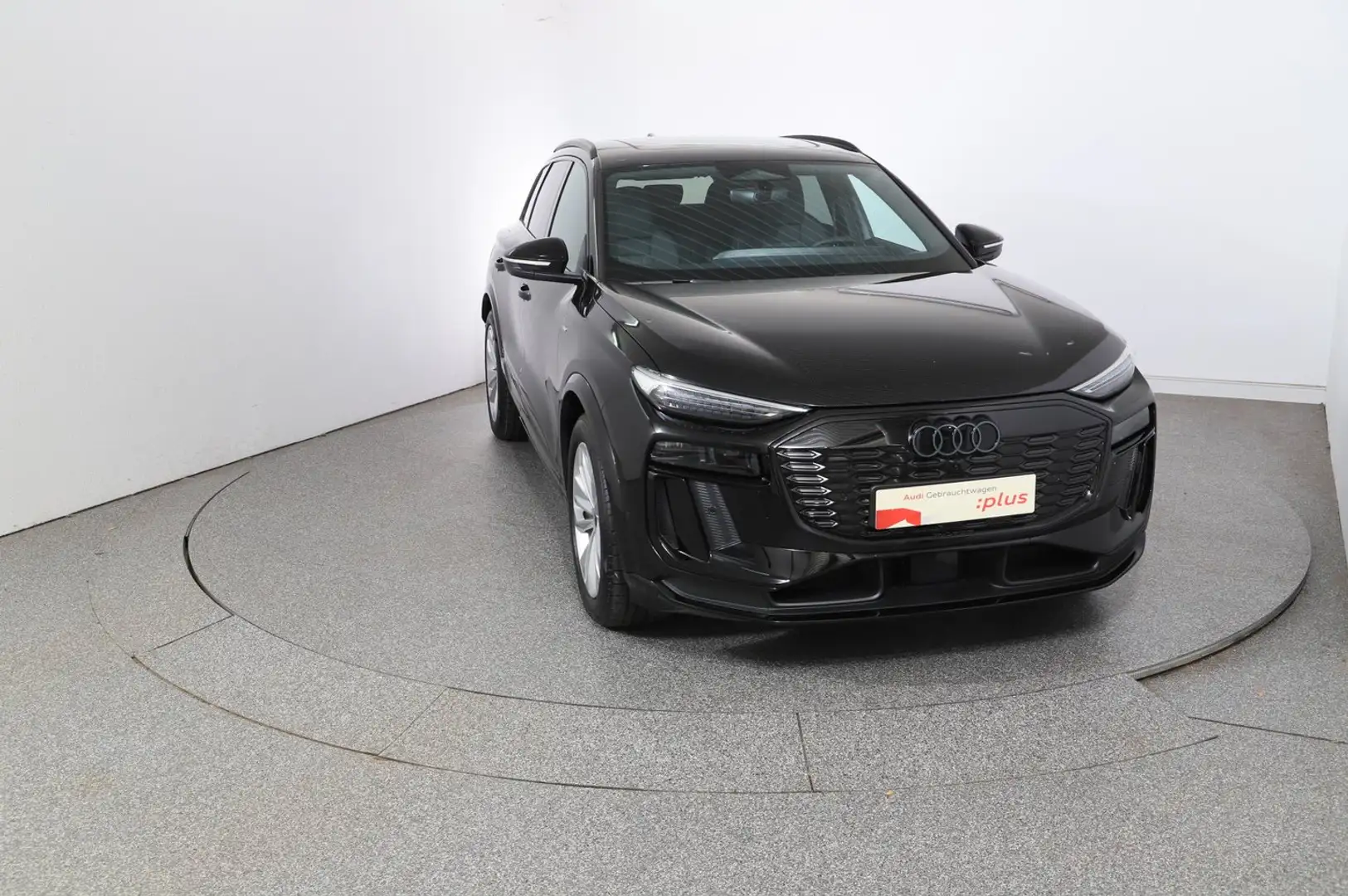 Audi Q6 e-tron e-tron quattro Schwarz - 2