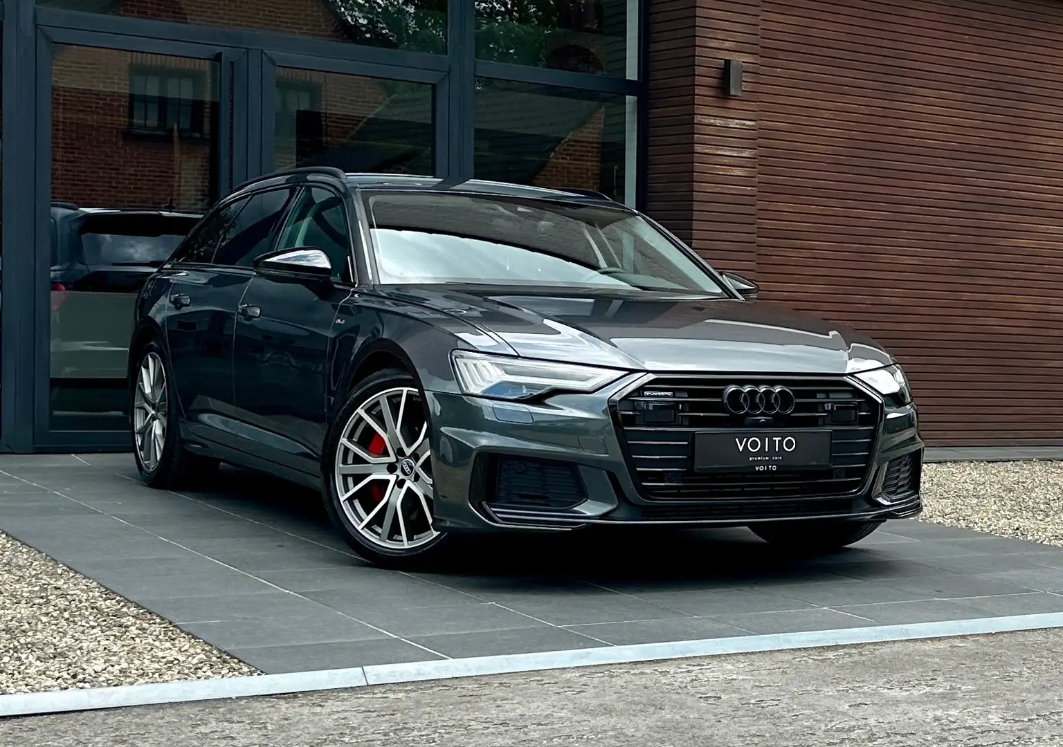 Audi A6 Avant 55TFSIe Quattro Comp 3X S-LINE/360/B&O/MATRX Grijs - 1