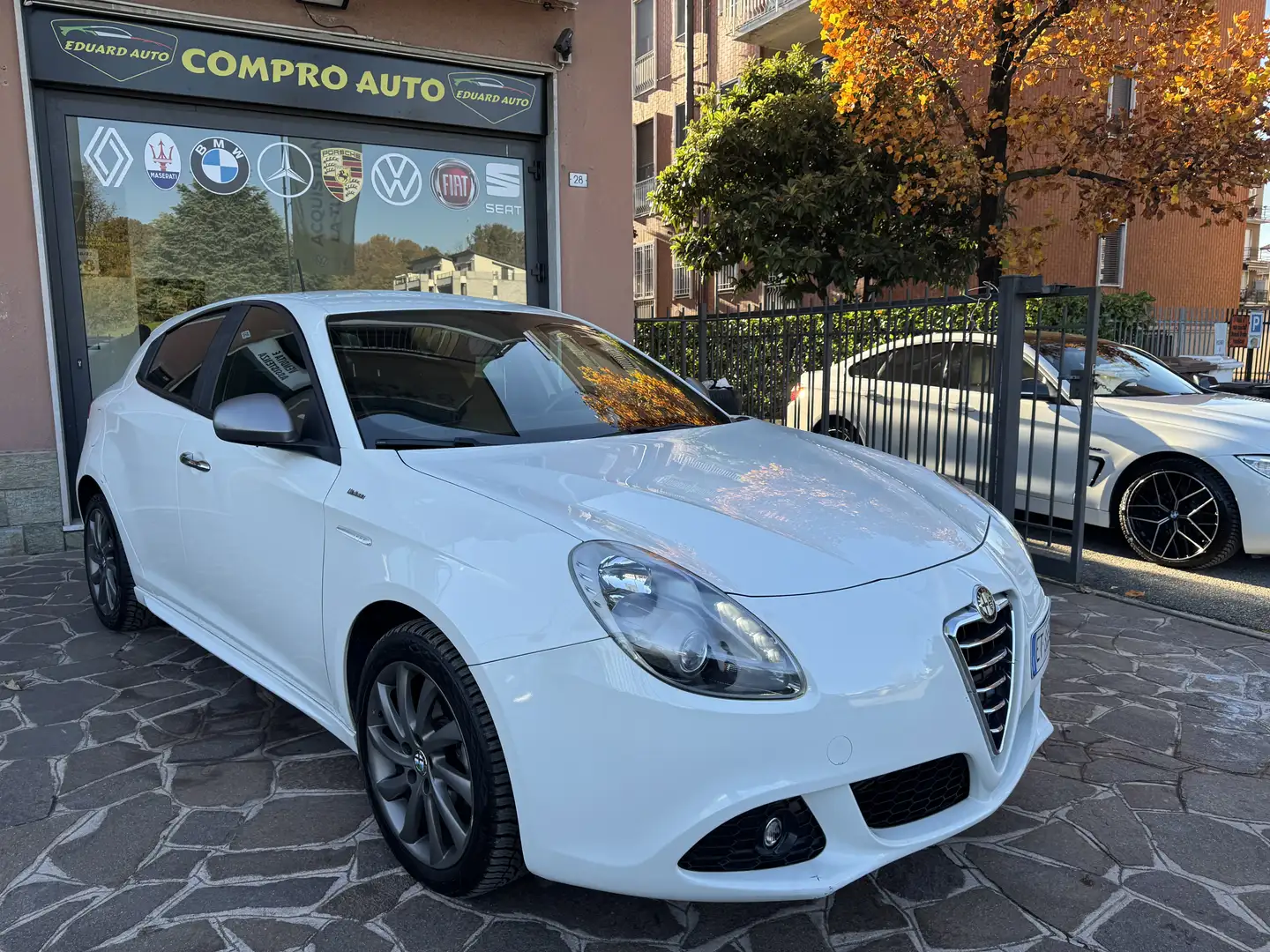 Alfa Romeo Giulietta 1.6 jtdm Veloce 6 MARCE unico proprietario Bianco - 2
