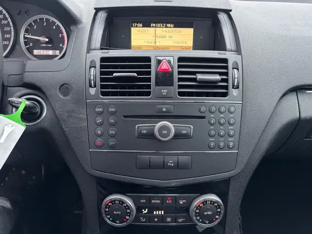 Mercedes-Benz C-Class view 12