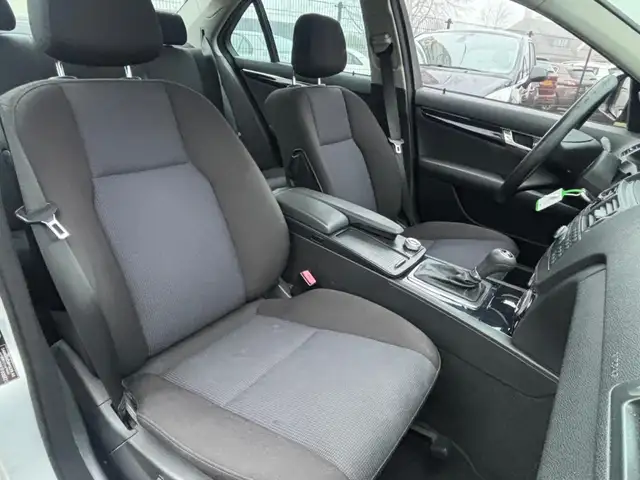 Mercedes-Benz C-Class view 11