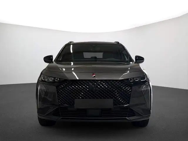 DS Automobiles DS 7 Crossback view 3