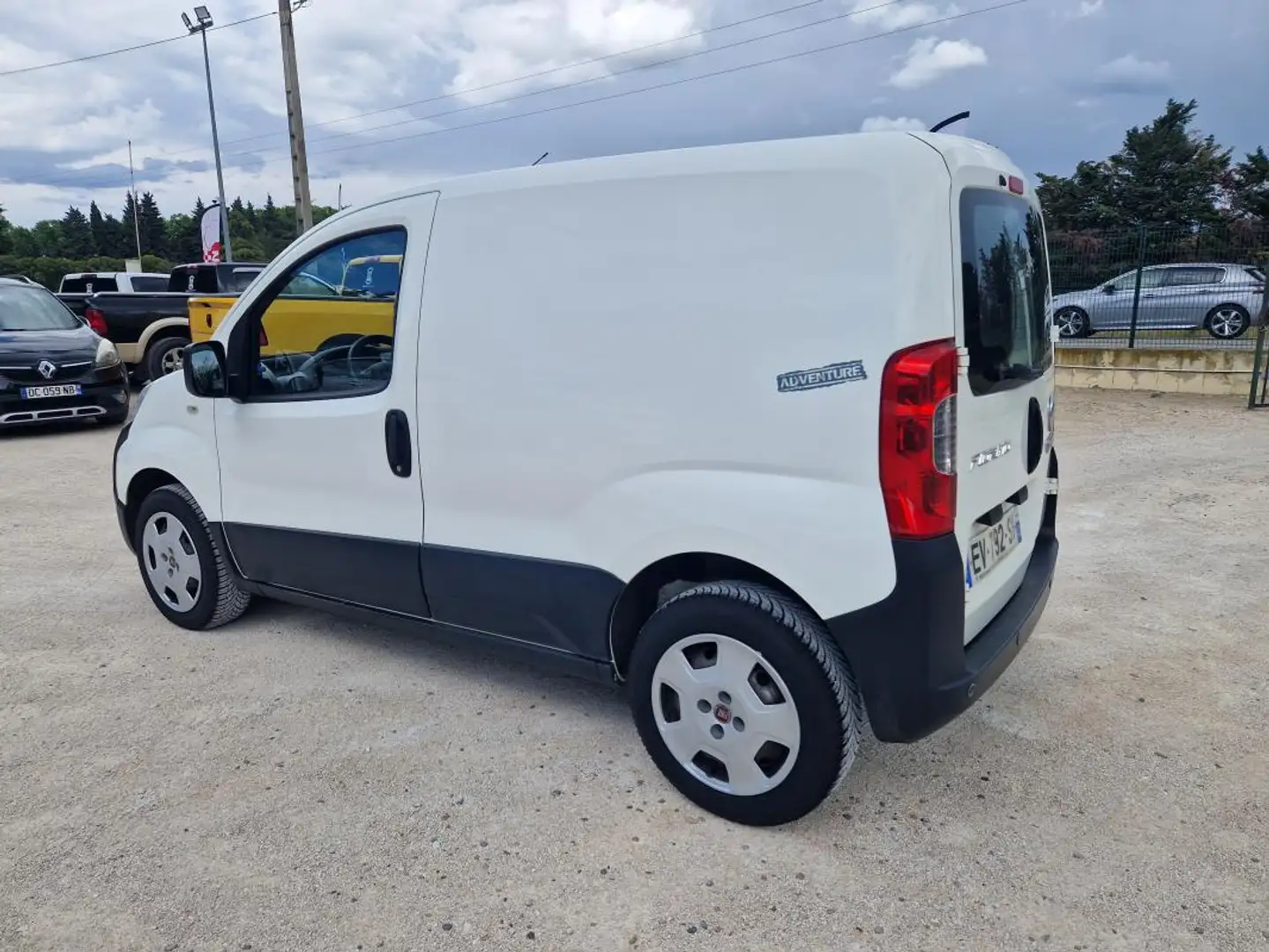 Fiat Fiorino 1.3 JTD PACK ADVENTURE White - 2