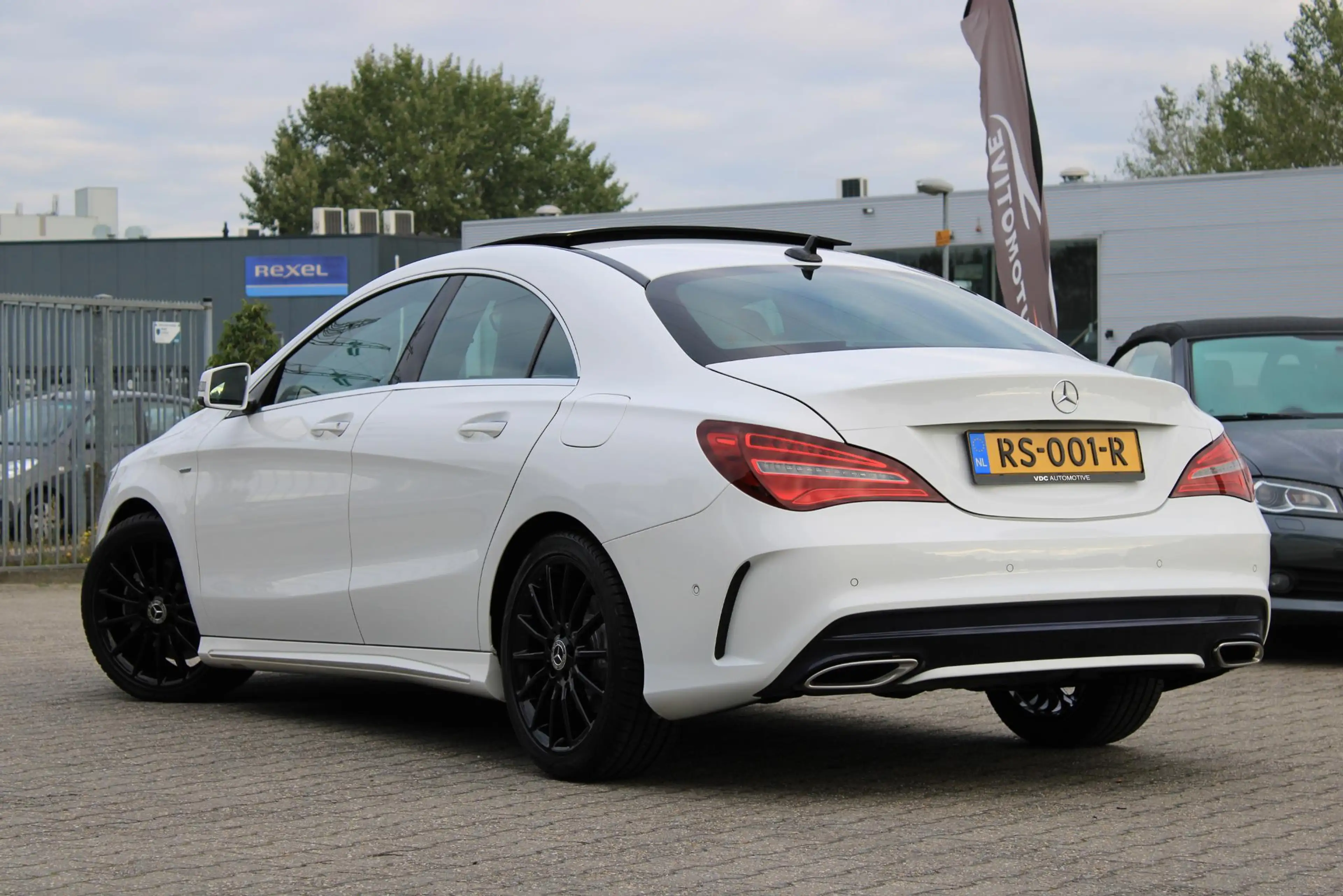 Mercedes-Benz CLA 180 AMG Pano | Distronic | Sfeerverlichting | Memory | — photo 5