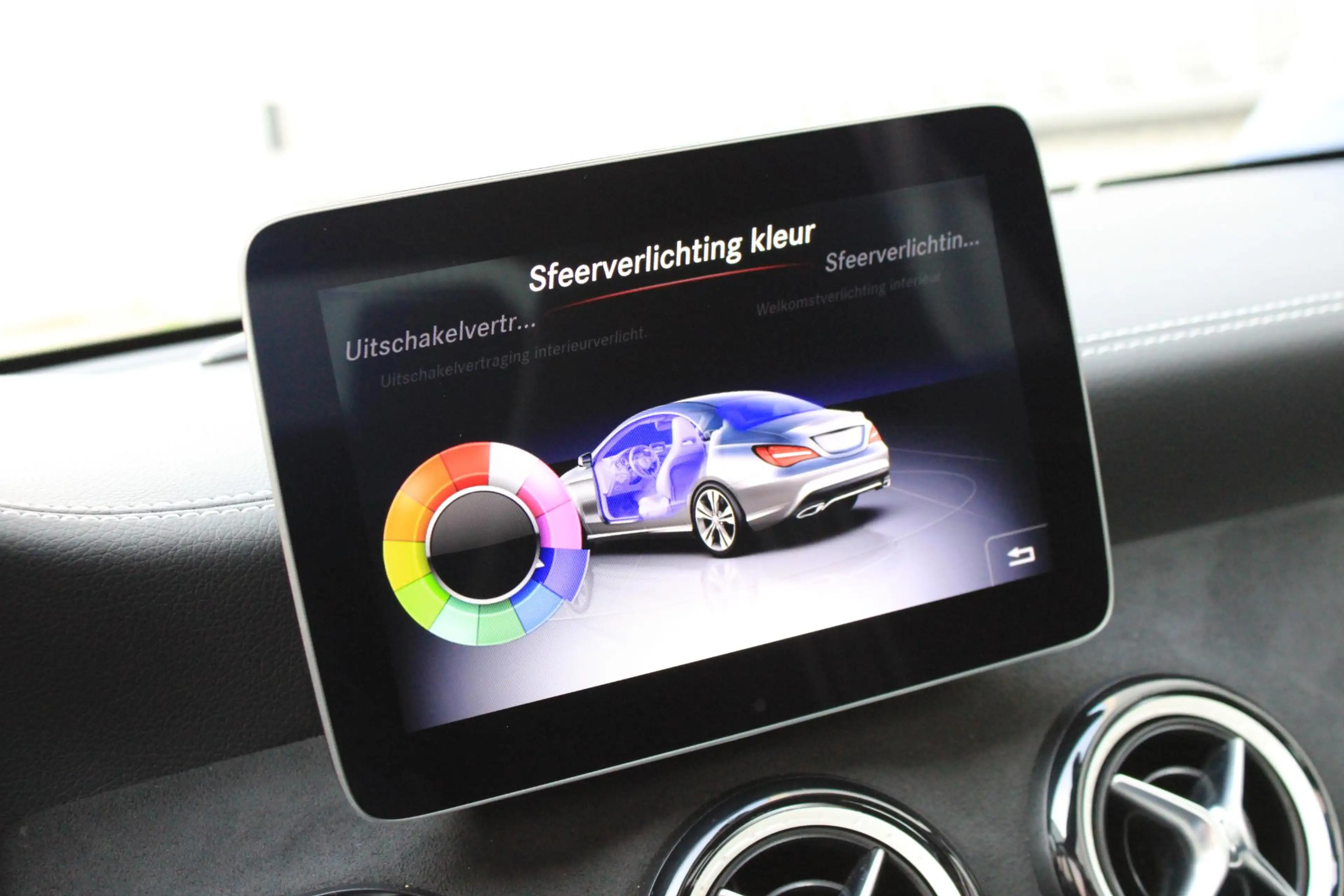Mercedes-Benz CLA 180 AMG Pano | Distronic | Sfeerverlichting | Memory | — photo 19