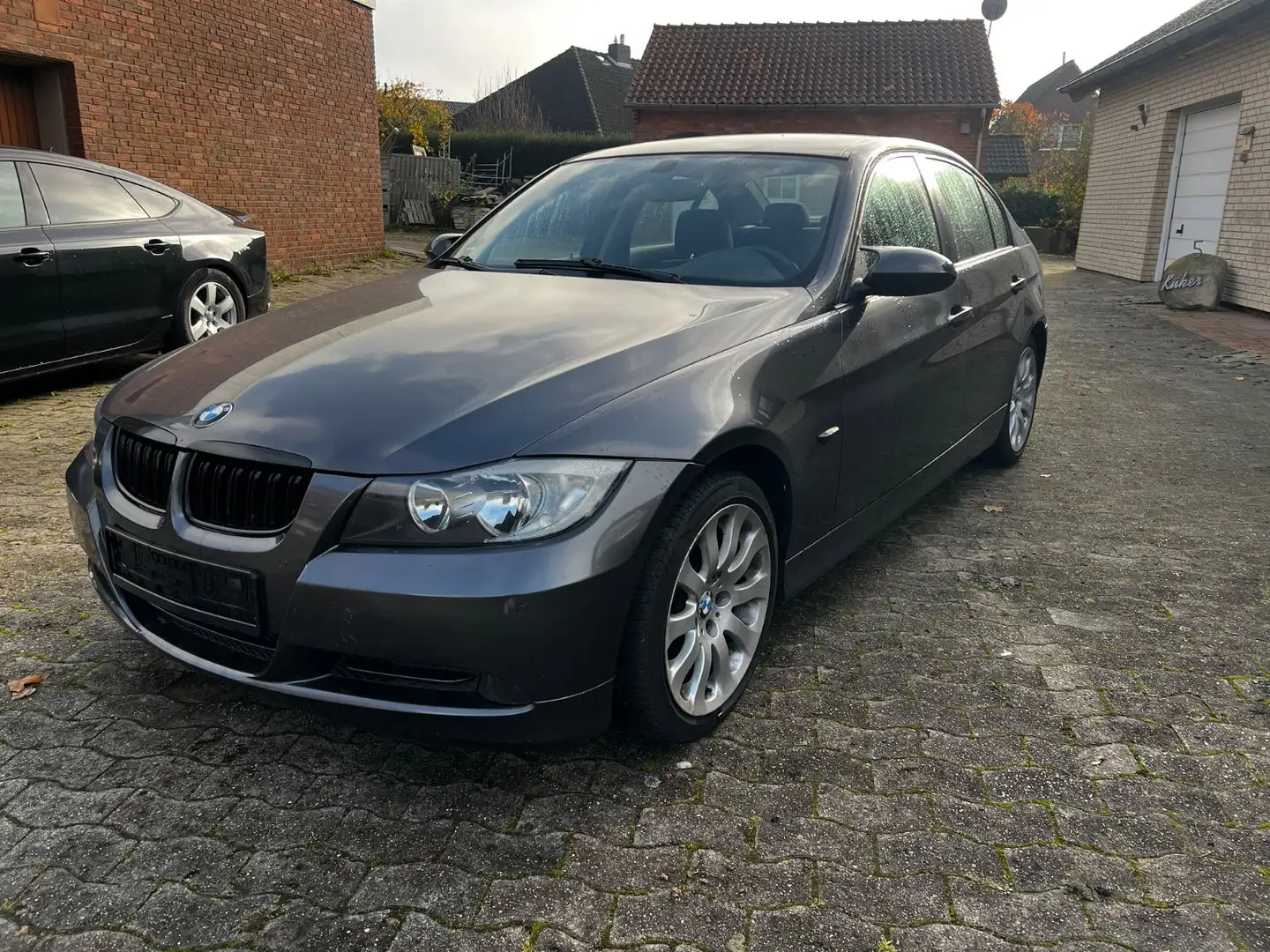 BMW 320 d Limousine, SHZ, PDC Gris - 2