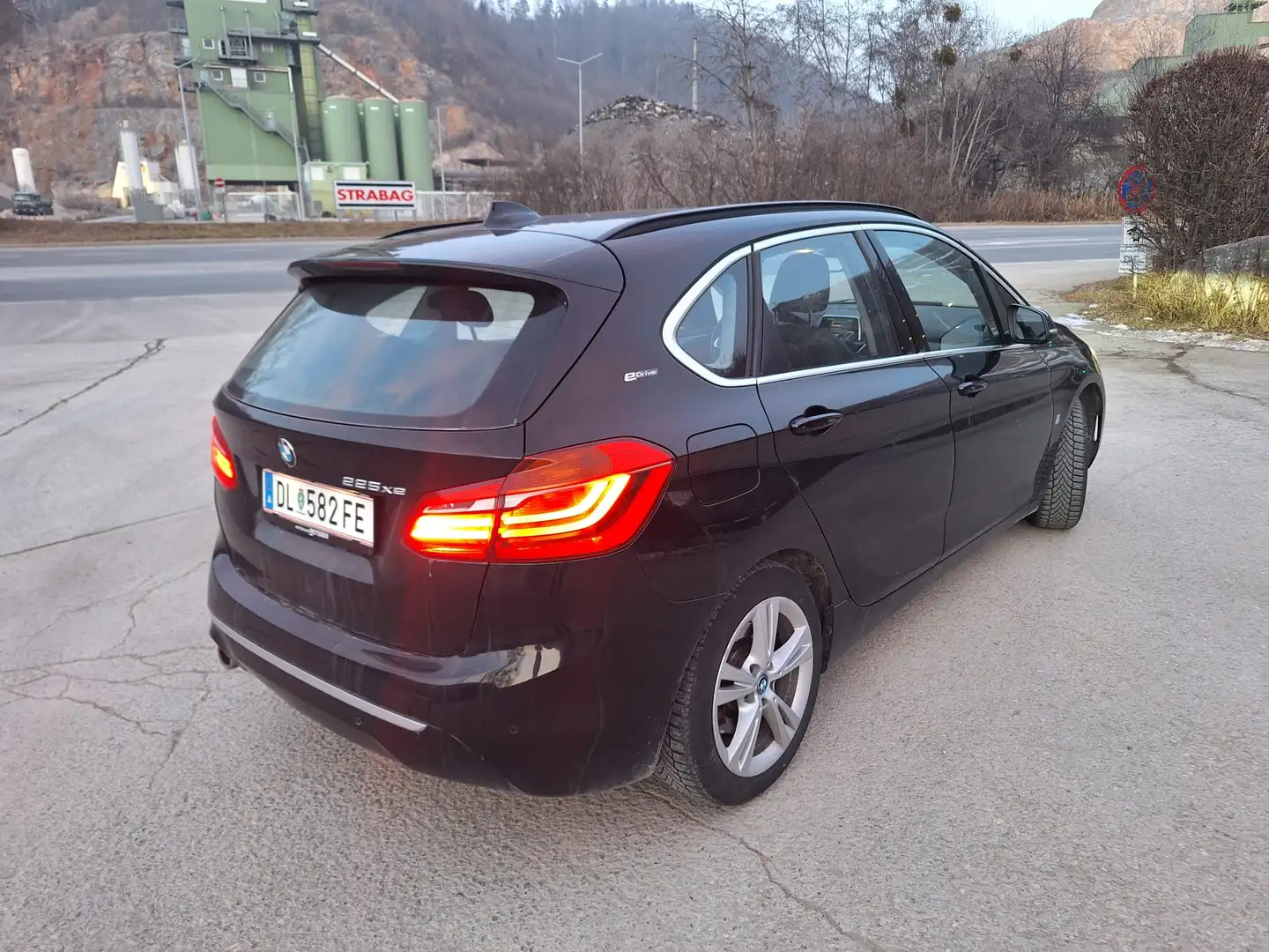 BMW 225 225xe PHEV iPerf. Active Tourer Luxury Line Aut. Luxury Line Schwarz - 2