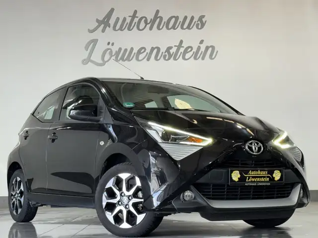 Toyota AYGO x-play club*1.HAND*S-HEFT*RFK*SHZ*