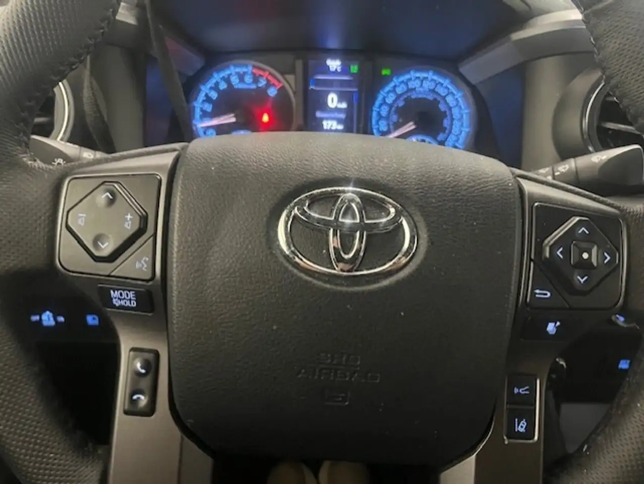 Toyota Tacoma снимка Toyota Tacoma