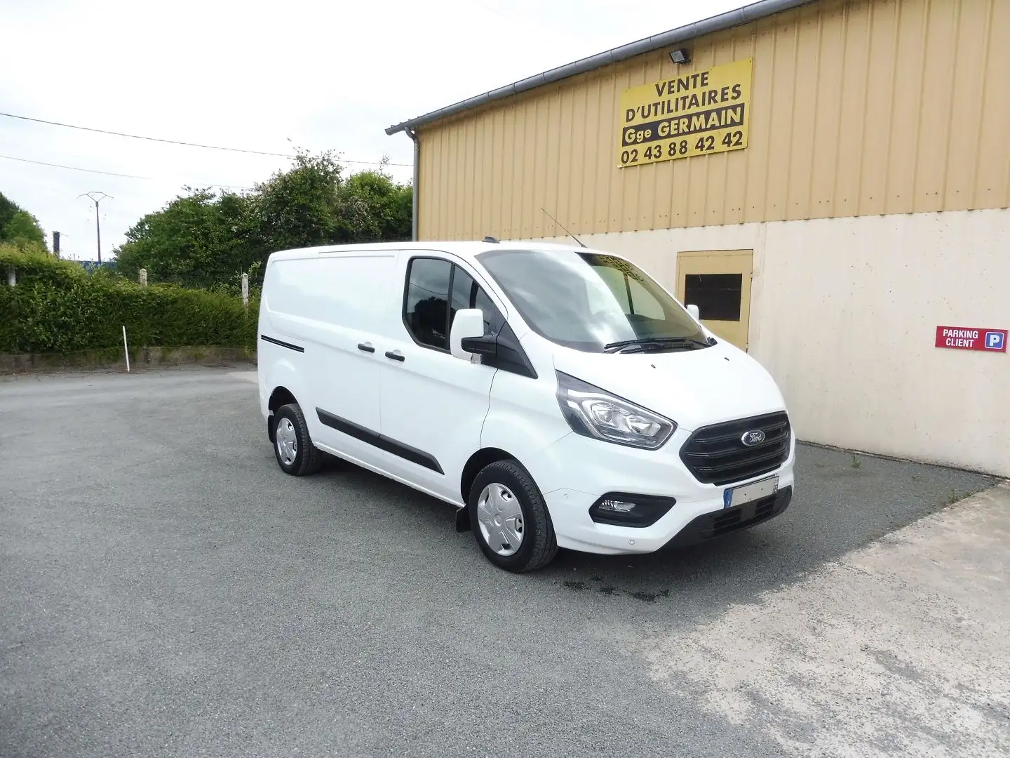 Ford Transit Custom 260 L1H1 2.0 ECOBLUE 105 AMBIENTE 7CV Wit - 1