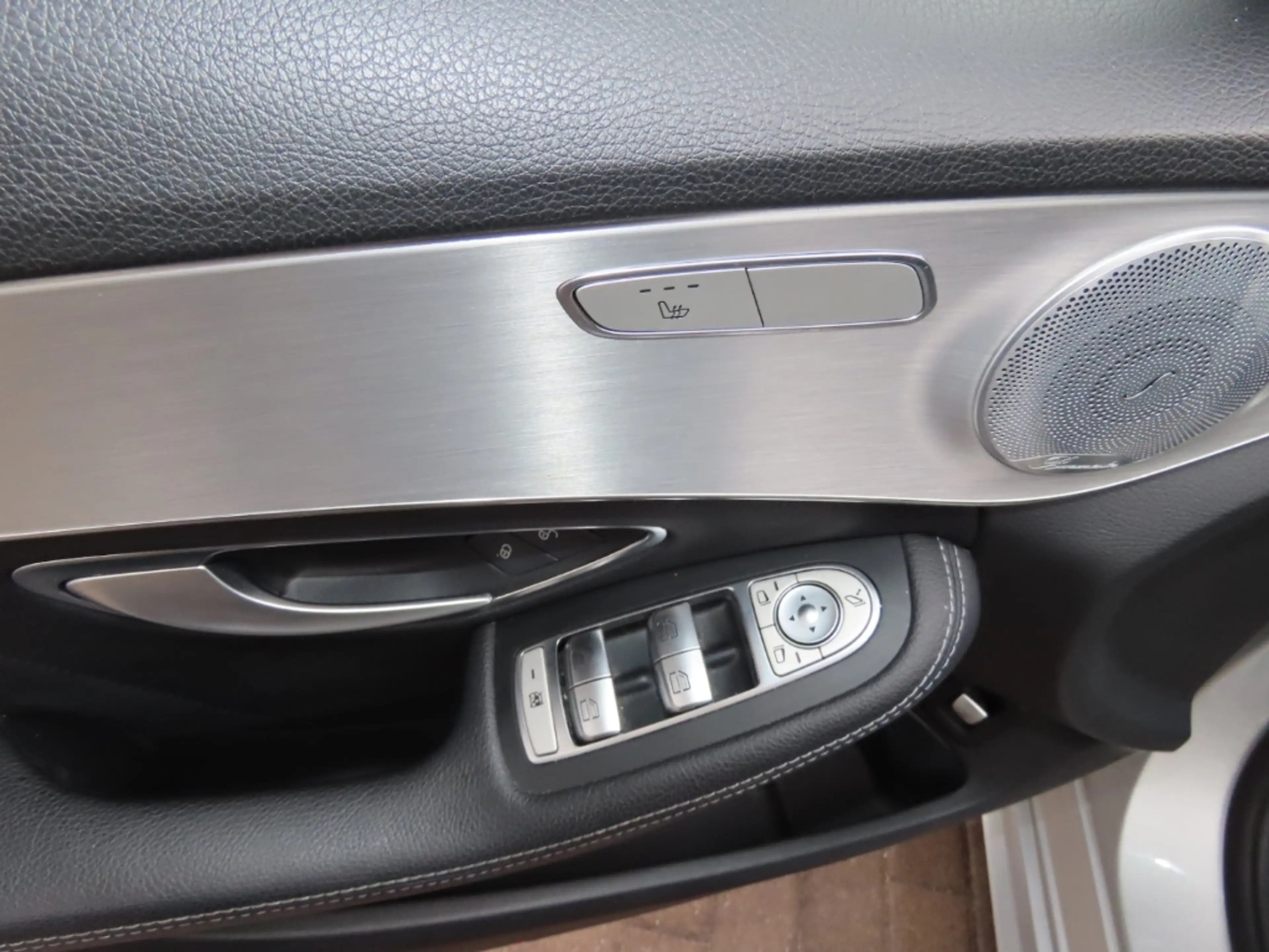 Mercedes-Benz C 250 d 4Matic AMG Keyless*Navi*Kam*Burmester — photo 8