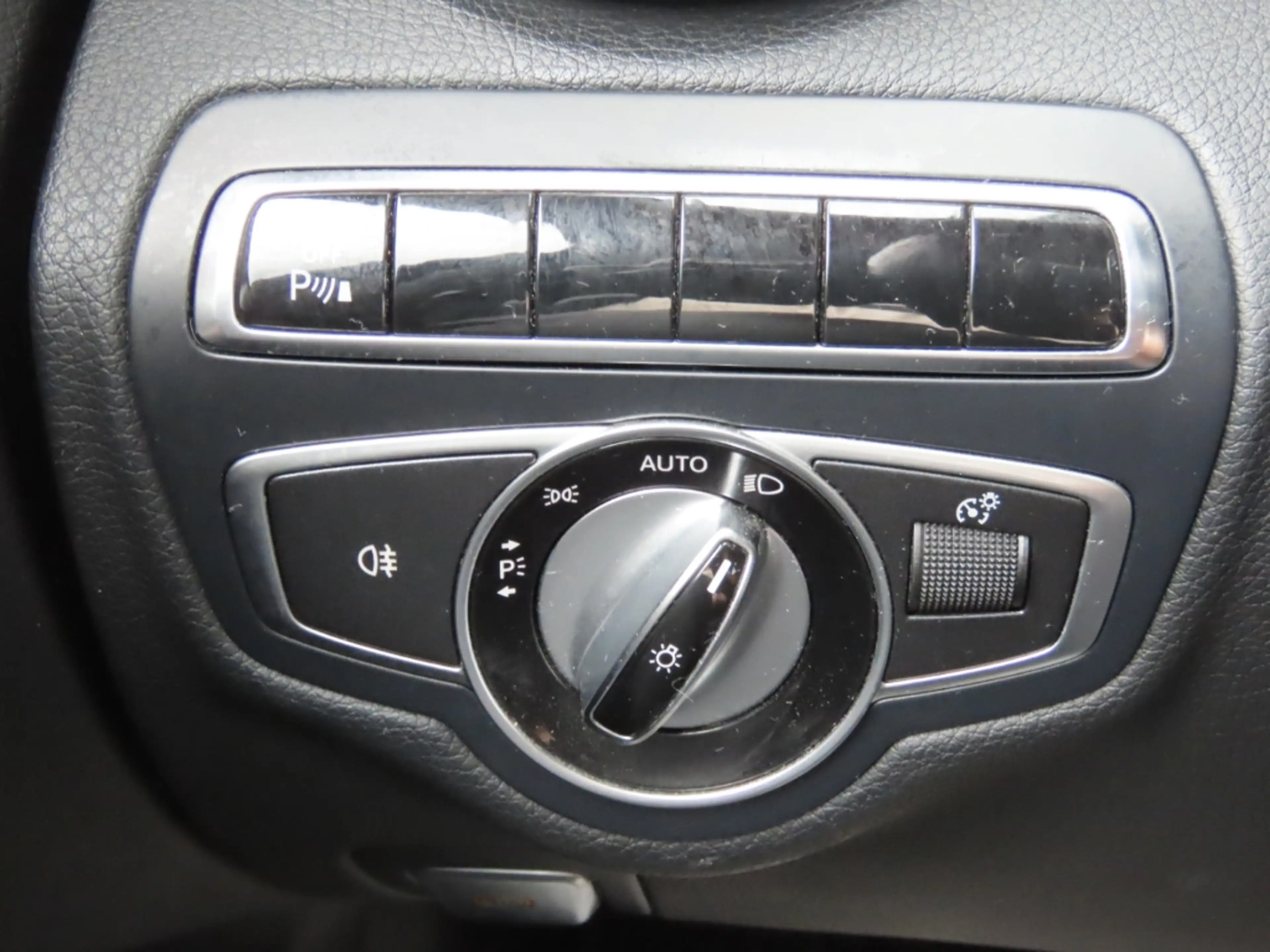 Mercedes-Benz C 250 d 4Matic AMG Keyless*Navi*Kam*Burmester — photo 11