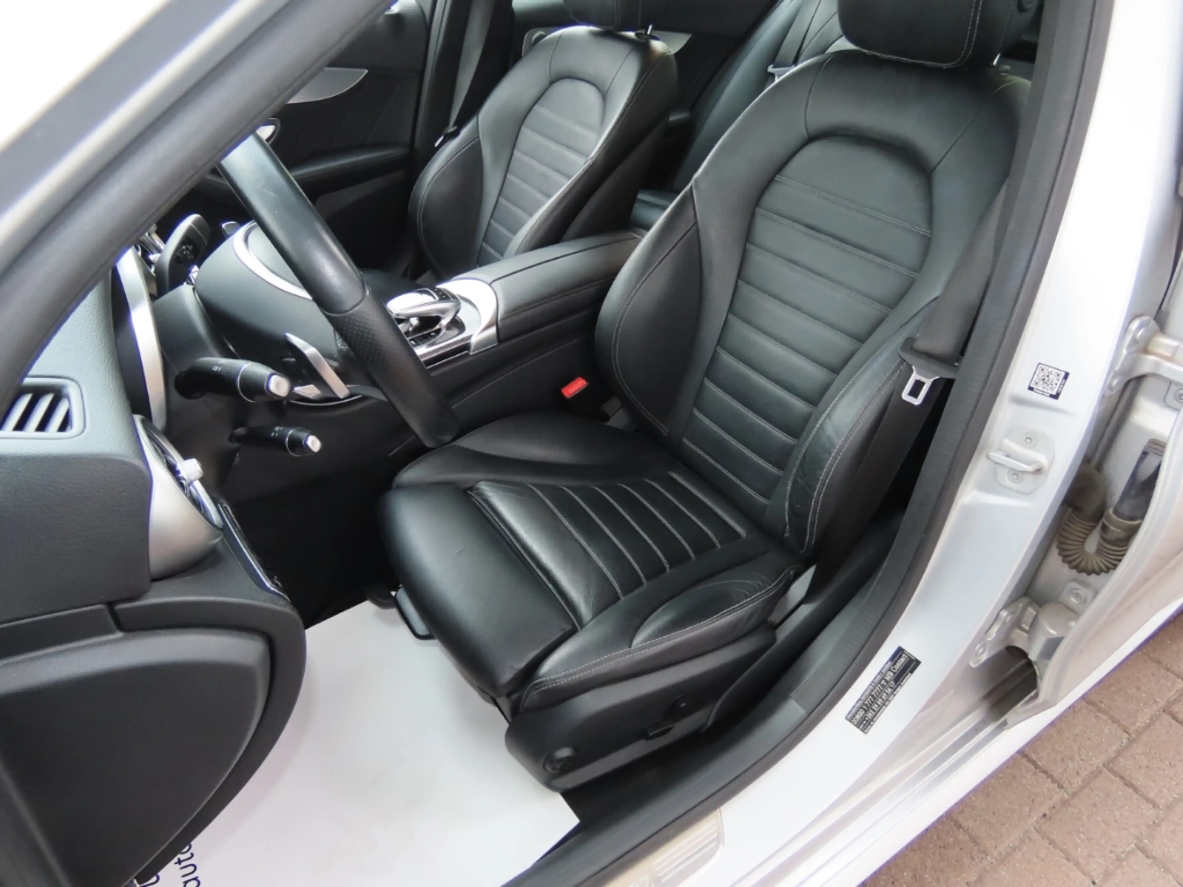 Mercedes-Benz C 250 d 4Matic AMG Keyless*Navi*Kam*Burmester — photo 9