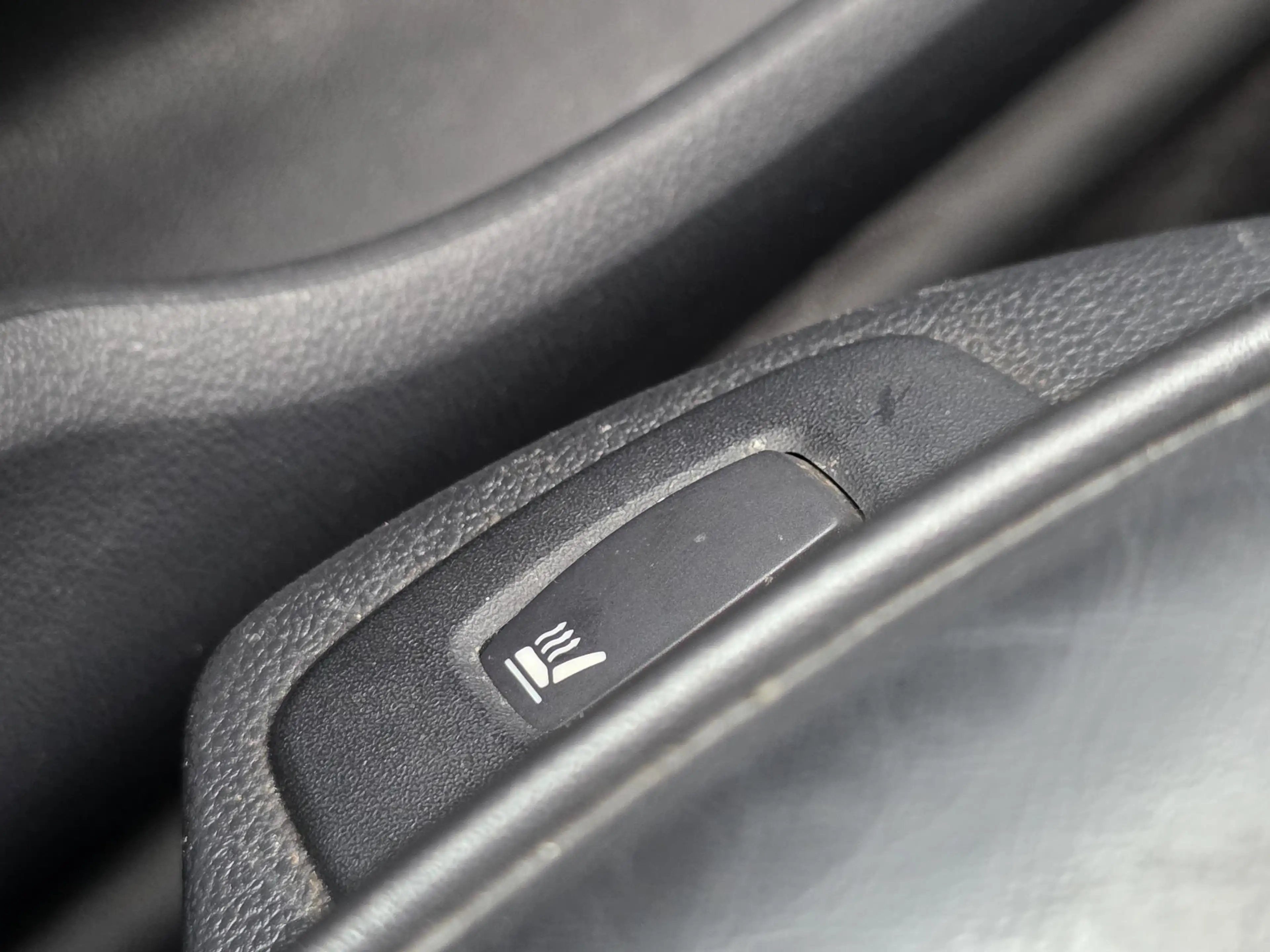 Renault Captur 1.2 TCe Initiale Paris /Apple Carplay/Panodak/Came — photo 24