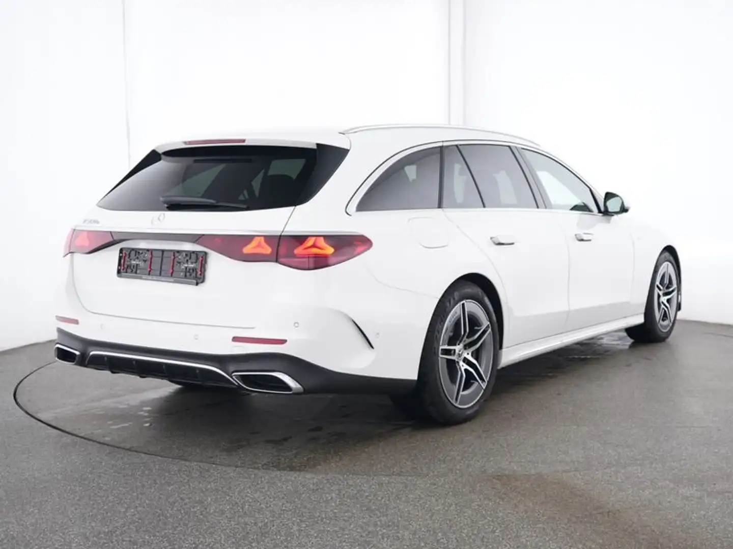 Mercedes-Benz E 300 e AMG Line Advanced Plus AHK Digital-Light Weiß - 2