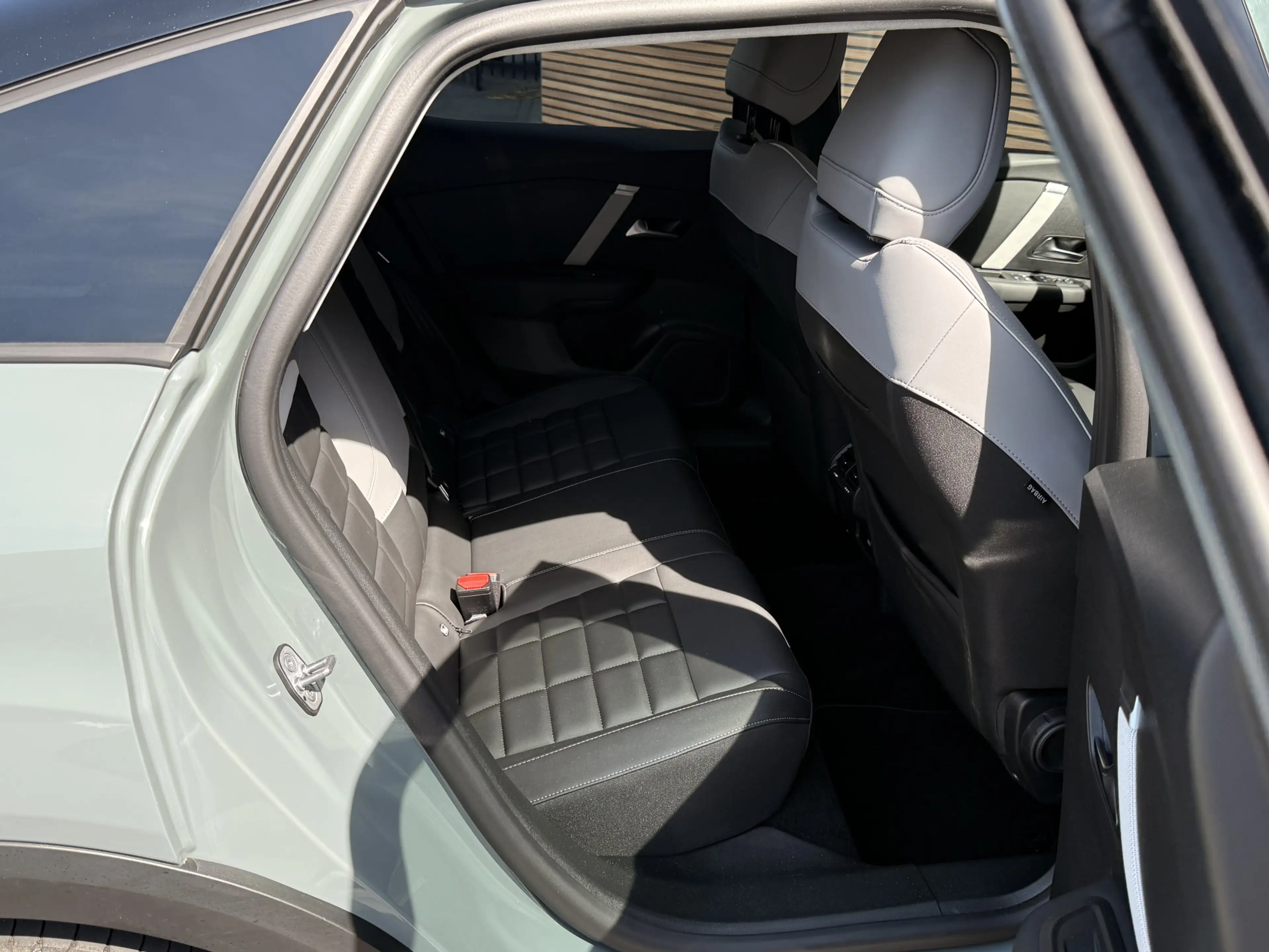 Citroen E-C4 Electric Max 156pk Extended range 54 kWh Navi / Carplay/ HU — photo 41