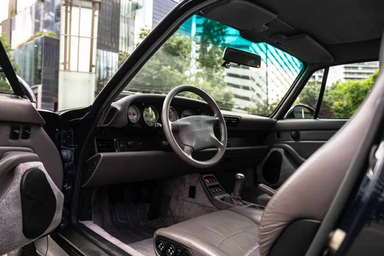 Porsche 993 Carrera 4 S Coupé, foto 11