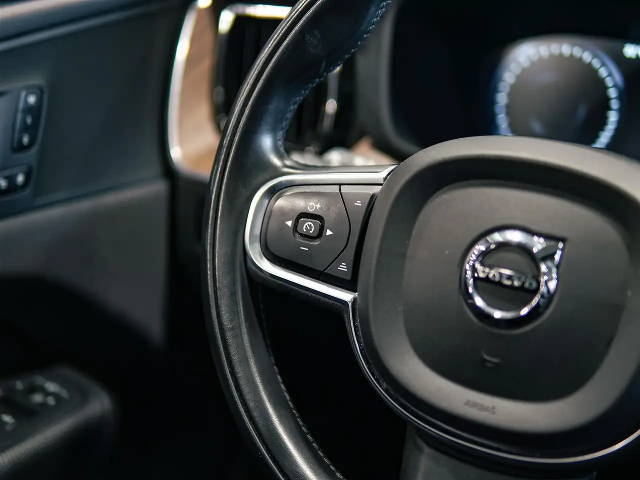 Volvo XC60 снимка Volvo XC60