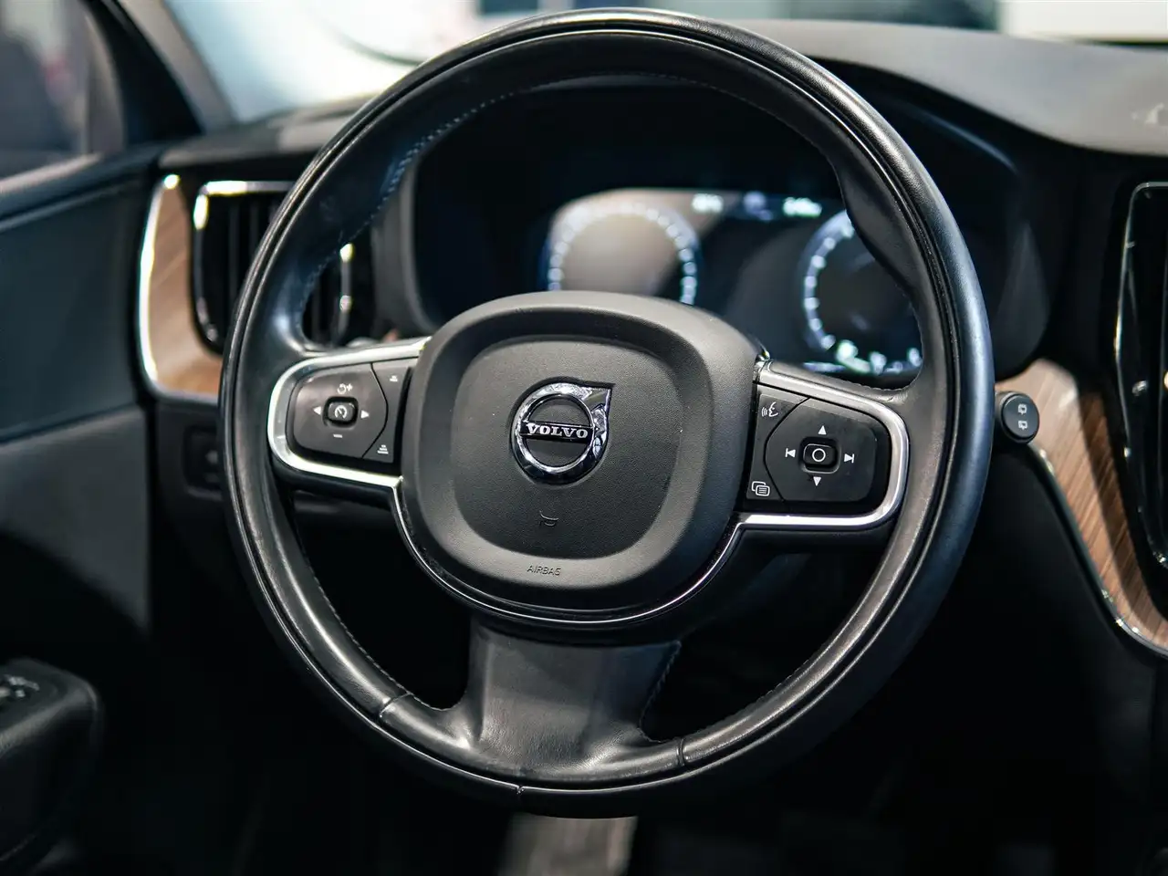 Volvo XC60 снимка Volvo XC60