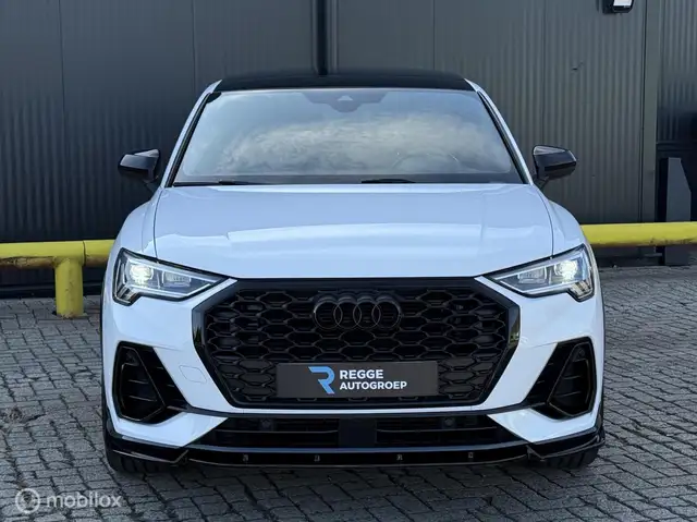 Audi Q3 view 5