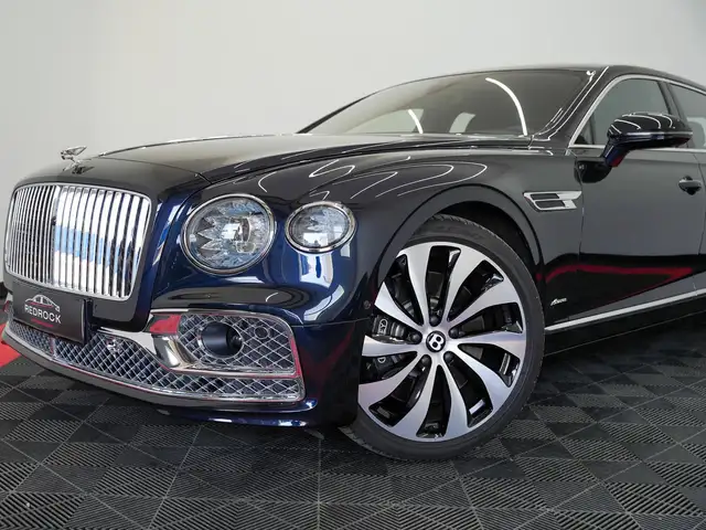 Bentley Flying Spur view 12
