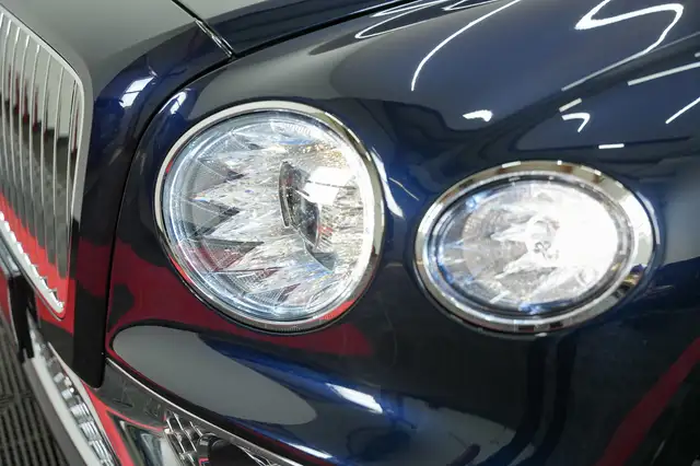 Bentley Flying Spur view 22