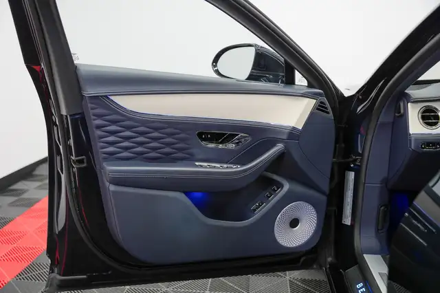 Bentley Flying Spur view 27