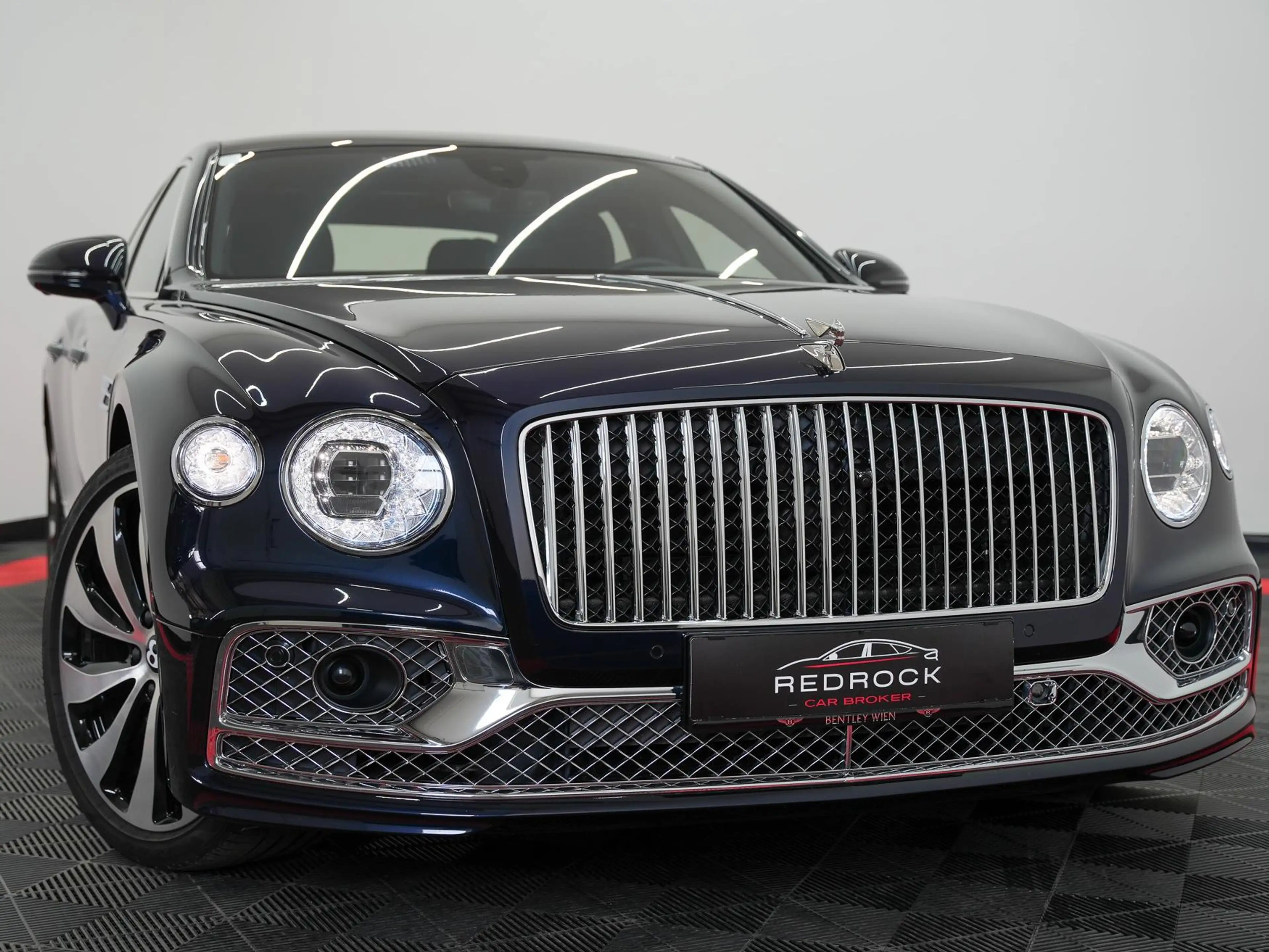 Bentley Flying Spur Azure Edition. Mulliner Felgen, FULL PPF, Taumfahrzeug, Top Angebot — photo 7