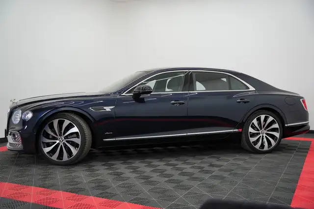 Bentley Flying Spur view 11