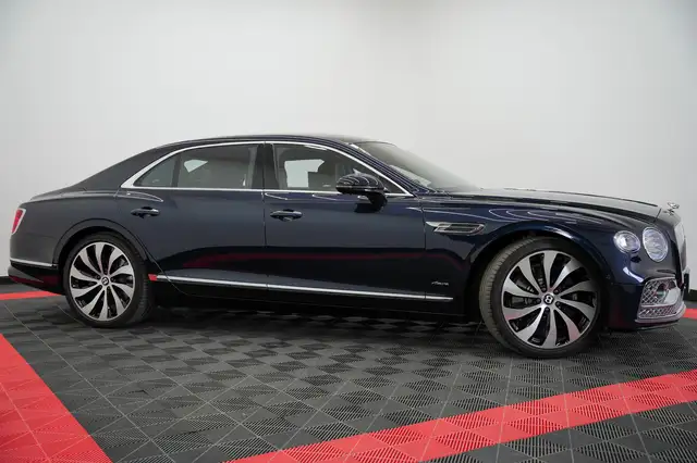 Bentley Flying Spur view 9