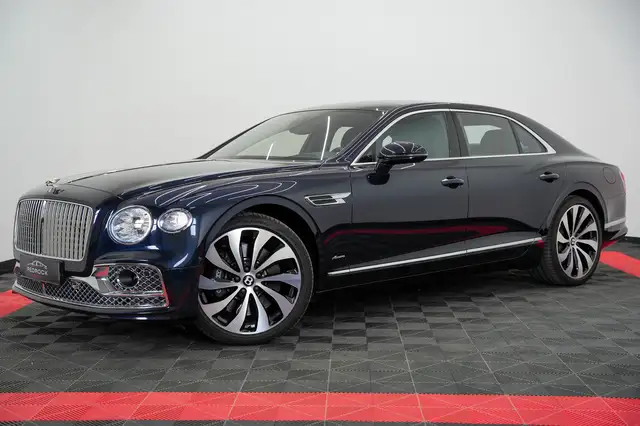 Bentley Flying Spur view 3