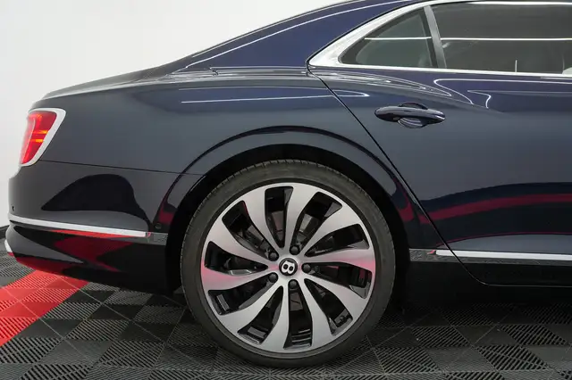 Bentley Flying Spur view 14