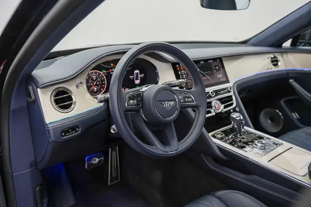 Bentley Flying Spur view 25