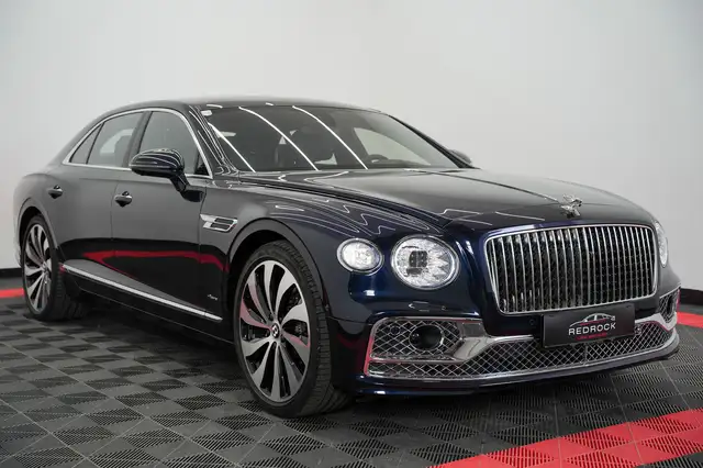 Bentley Flying Spur view 4