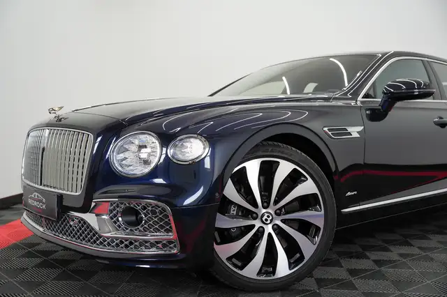 Bentley Flying Spur view 13