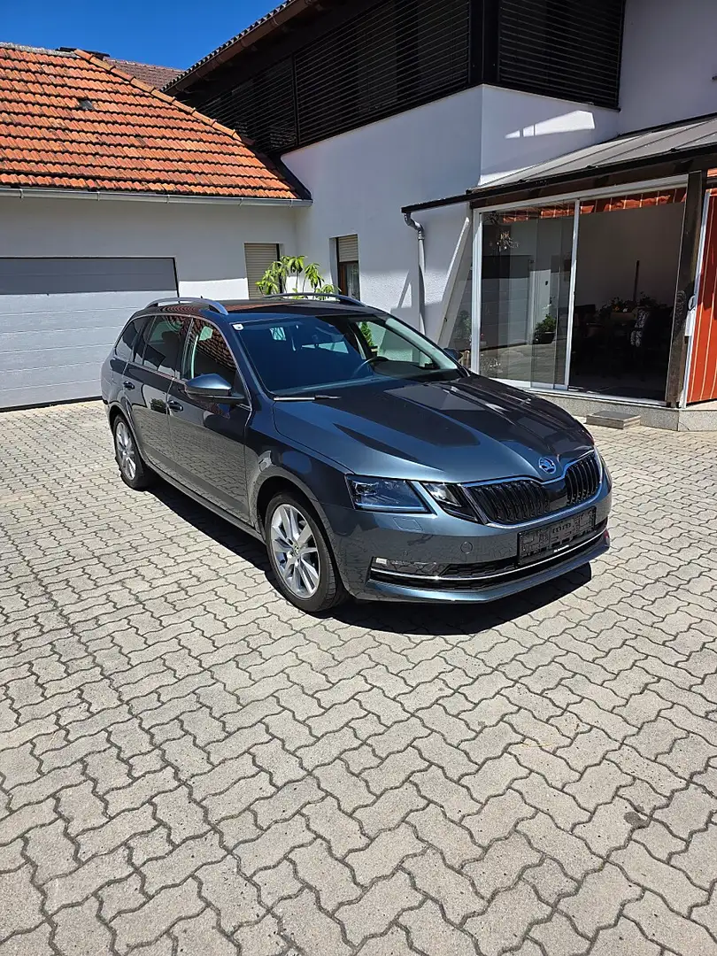 Skoda Octavia Combi 1,6 TDI Style DSG Grau - 2