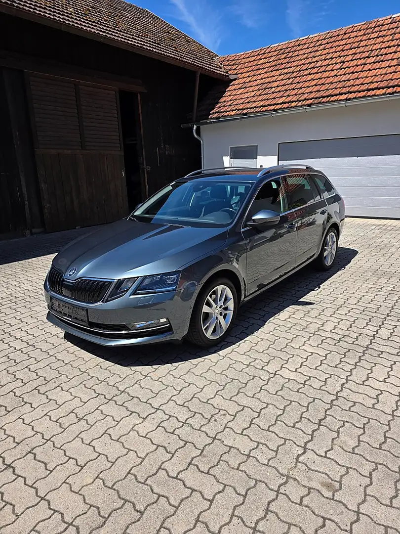 Skoda Octavia Combi 1,6 TDI Style DSG Grau - 1