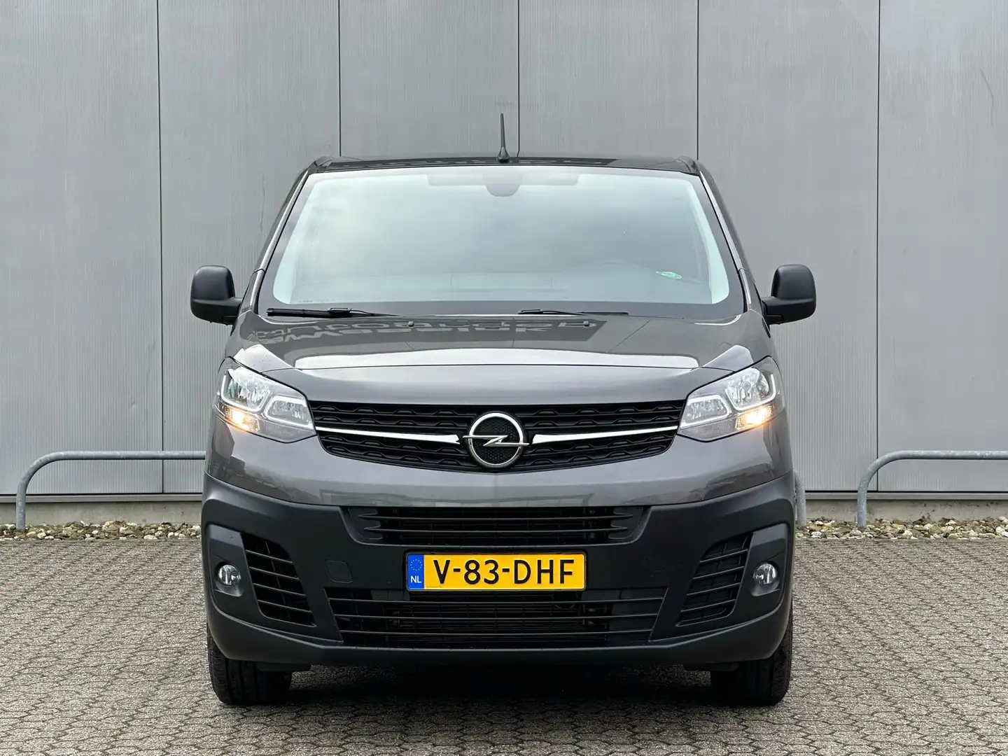Opel Vivaro-e Electric L3 75kWh 136pk Navigatie | Parkeercamera Šedá - 2