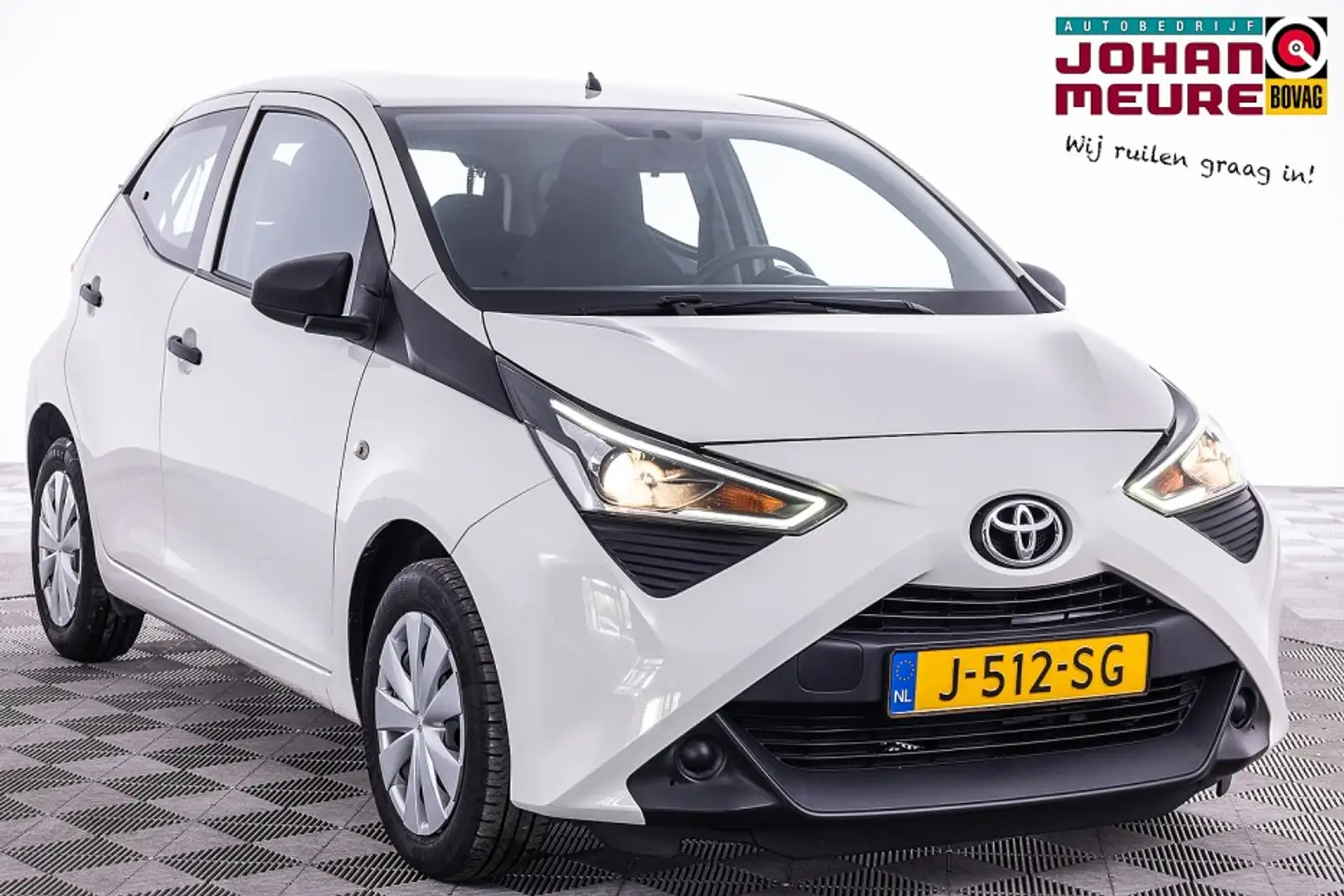 Toyota Aygo 1.0 VVT-i x-fun 5-drs | AIRCO | BLUETOOTH Wit - 1