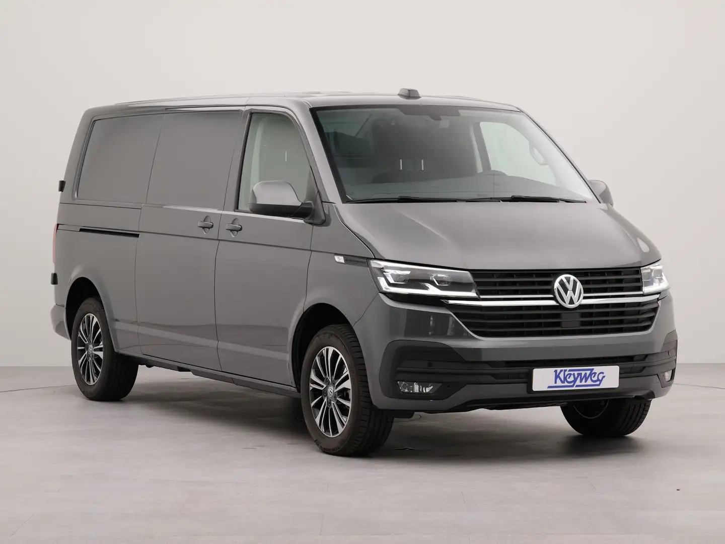 Volkswagen T6.1 Transporter 2.0 TDI L2H1 30 Highline 204 pk Automaat | V-06-KF Gris - 2