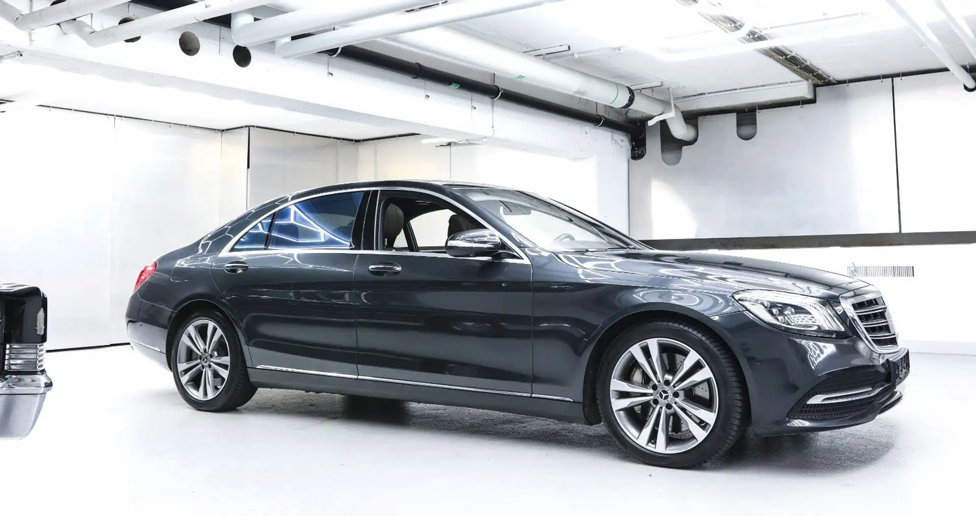 Mercedes-Benz S 560 4Matic L 2.Hand Burmester Pano Grey - 2